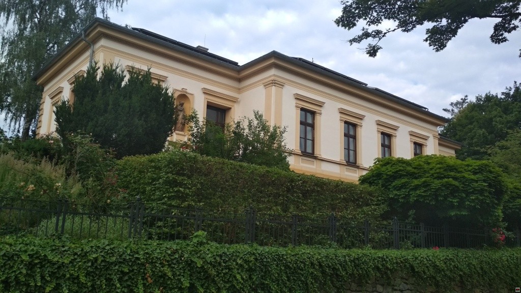 img00019.jpg